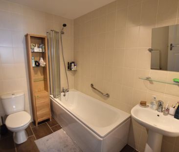 3 bedroom semi-detached house to rent - Photo 6