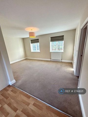 2 bedroom flat to rent - Photo 2