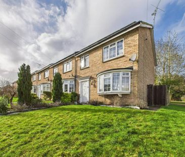 3 bedroom end of terrace house to rent - Photo 2