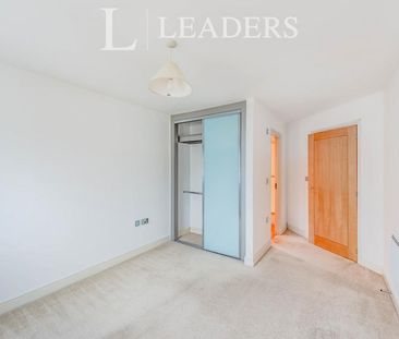 2 bedroom apartment to rent Trafalgar Gardens, Crawley, RH10 - Photo 3