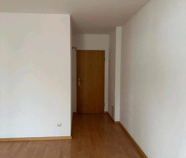 1-Zimmer Wohnung 38qm mit neuer Einbauküche & TG-Stellplatz - Photo 1