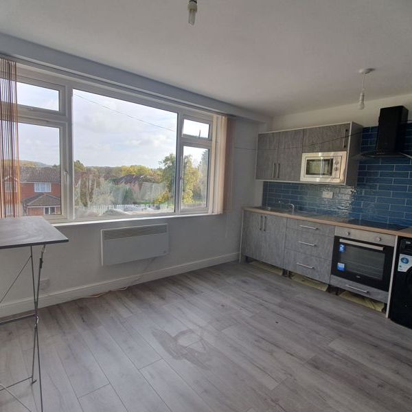 Flat 2, Hayden House, 5A Alcester Road, Studley. - Photo 1