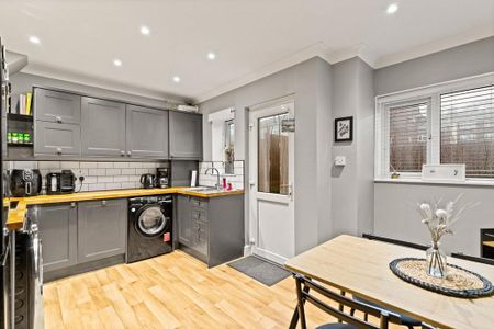 2 bedroom terraced house to rent - Photo 5