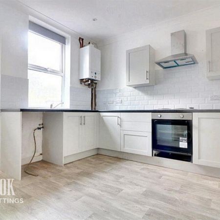 1 bedroom in a house share to rent - Photo 3