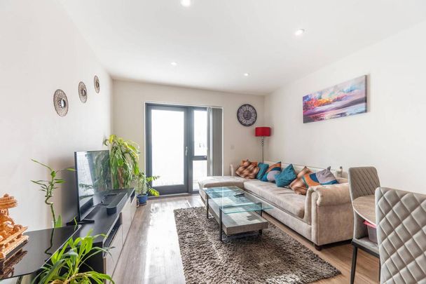 2 bedroom flat to rent - Photo 1