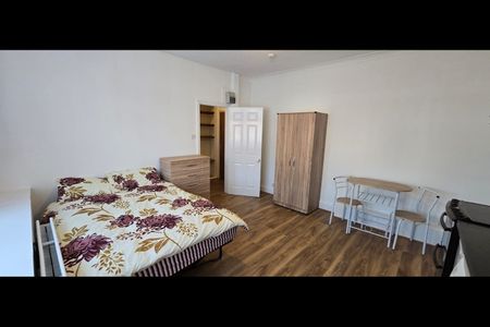 Studio Flat, Green Lanes, N13 - Photo 2