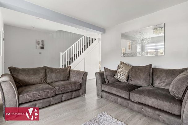 3 bedroom end of terrace house to rent - Photo 1