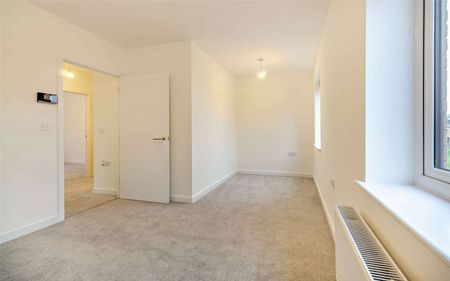 A four bedroom detached family home with a garage and garden - Photo 5