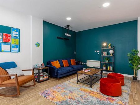 1 bedroom in a flat share to rent - Photo 4