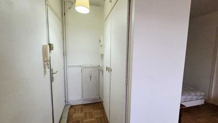Location Appartement 1 pièce 27m² ORLEANS 45000 - Photo 2