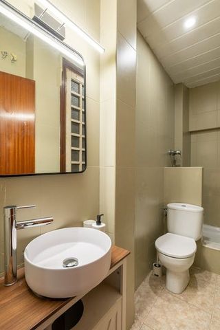 Carrer la Rambla, Barcelona, Catalonia 08002 - Photo 2