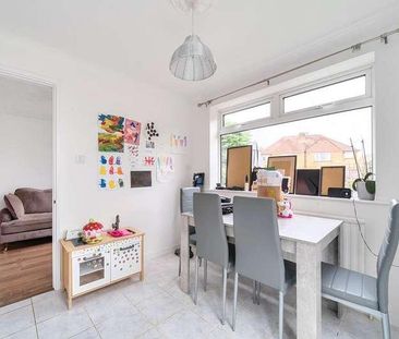 Avon Close, Addlestone, Surrey, KT15 - Photo 3