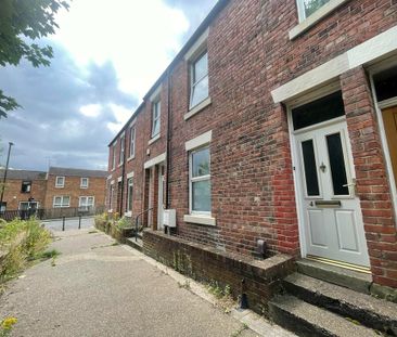 3 bedroom flat to rent - Photo 1