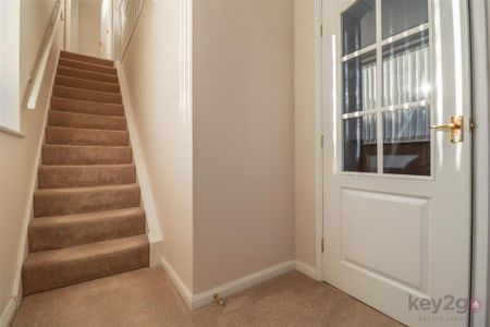 3 bedroom semi-detached house to rent - Photo 3