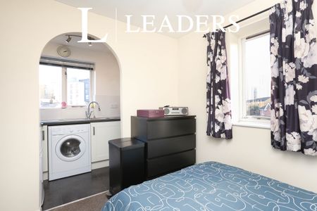 studio to rent Armoury Road, London, SE8 - Photo 5