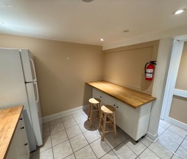 For Lease - 86 Lesmount Avenue Unit# Lower Unit 2, Toronto, Ontario - Photo 3