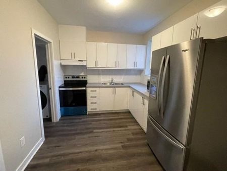 For Lease - 68 Davisville Avenue Unit# Main, Toronto, Ontario - Photo 3