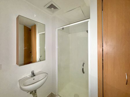 Well Presented 2 Bedroom Apartment - Photo 5