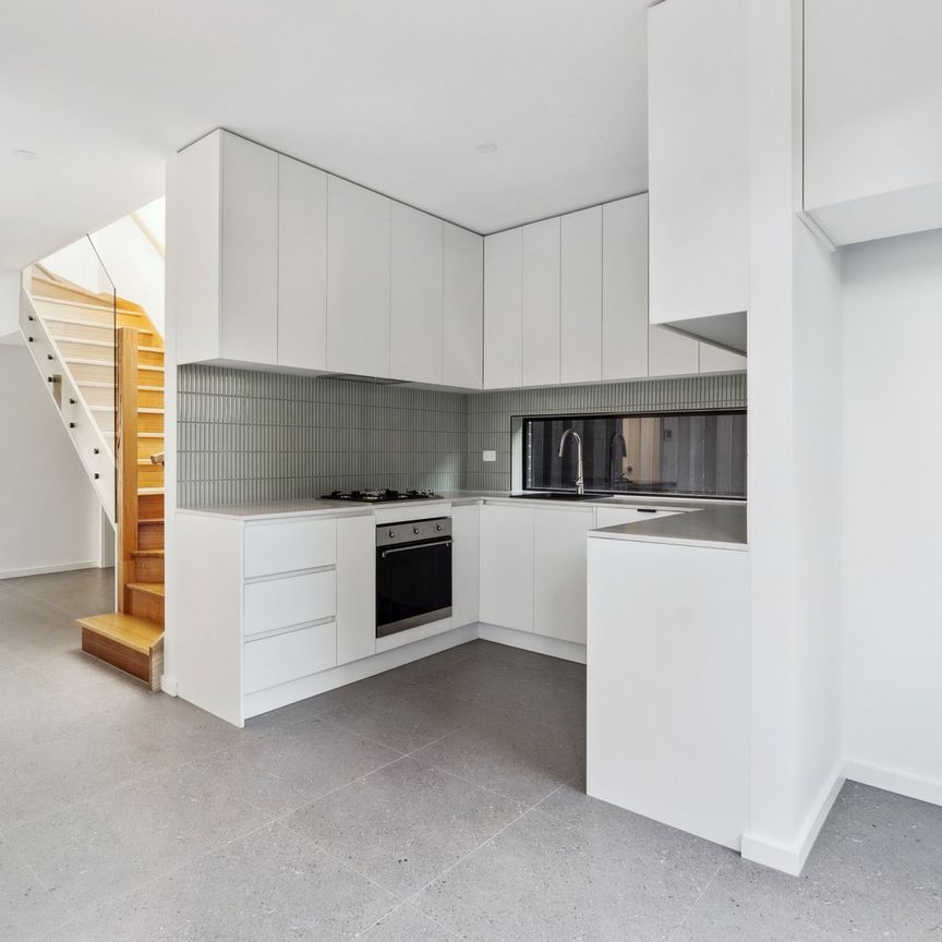 Contemporary Urban Life! - Photo 1