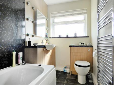 2 bedroom apartment to rent - Photo 5