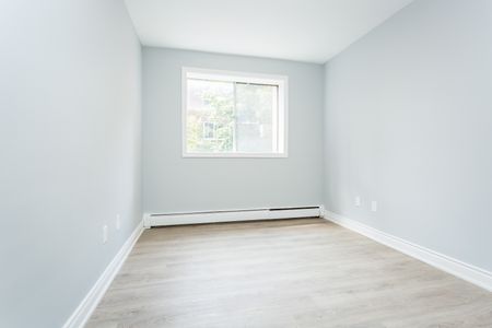 2200 King Street East - Photo 2