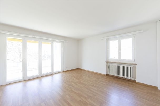 Un appartement partiellement rénové dans un emplacement optimal vous recherche - Foto 1