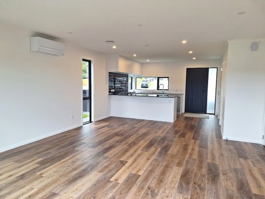 15 Joseph Bolton Crescent, Wallaceville - Photo 1