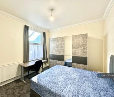 2 bedroom maisonette to rent - Photo 4