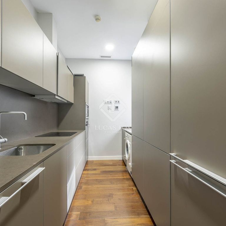 Luxury penthouse for rent in Valencia - Photo 1