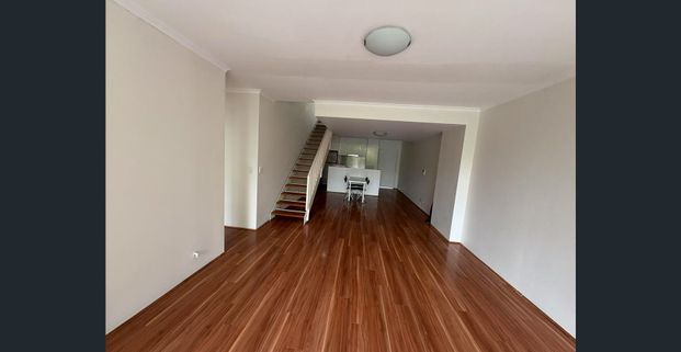 Spacious 2-Bedroom Apartment in the Heart of Zetland – Fully Furnished - Photo 1