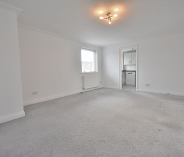 2 bedroom flat to rent, - Photo 3