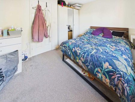 2 bedroom semi-detached house to rent - Photo 4