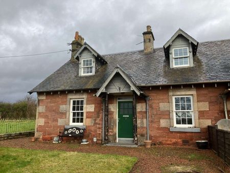 2 Bedroom semi-detached property situated within the grounds of the Wemyss Estate, East Wemyss. Proximity to Kirkcaldy is 5 miles way via the A955 and A921. - Photo 5