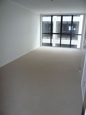 Newmarket - central 2 bdm apartment - Photo 1