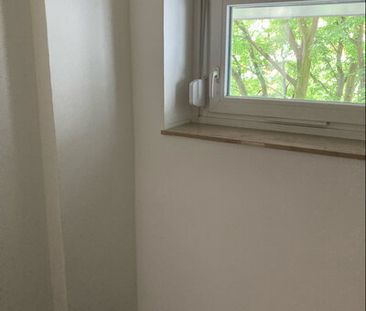 Hübsche Einzimmerwohnung mit Balkon, direkt an der U-Bahn- Wohnbere... - Photo 1