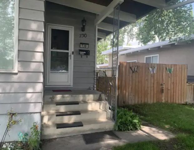 Fully furnished lower level suite in Windsor Park | Calgary - Photo 1