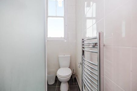 3 bedroom flat to rent - Photo 5