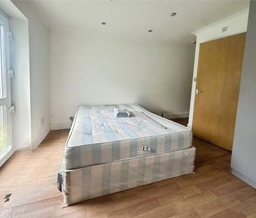 Eton Avenue, Hounslow, TW5 0HB - Photo 1