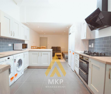 6 bedroom terraced house to rent - Photo 5