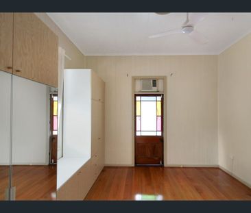 5 Flint Street, North Ipswich, Qld 4305 - Photo 6