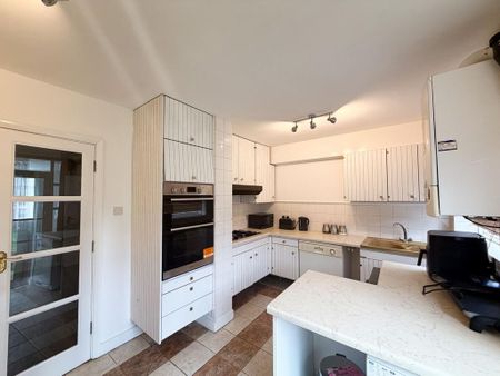 1 bedroom ground floor flat to rent - Photo 4