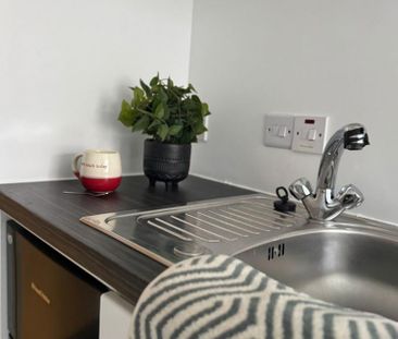 Studio to rent - Photo 3
