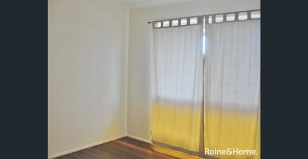 Spacious Family home in a great Location - Photo 5