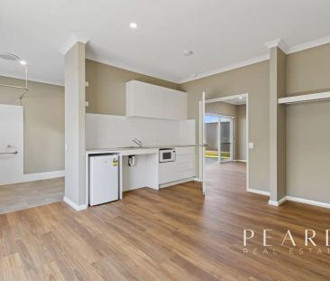 “BRAND NEW” - Photo 3