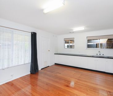 180 Casey Drive, Lalor - Photo 4