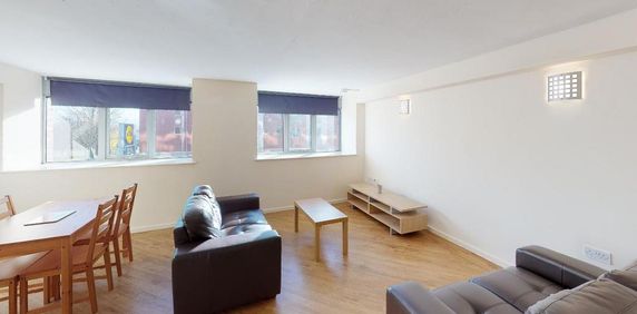 2 bedroom flat to rent - Photo 2