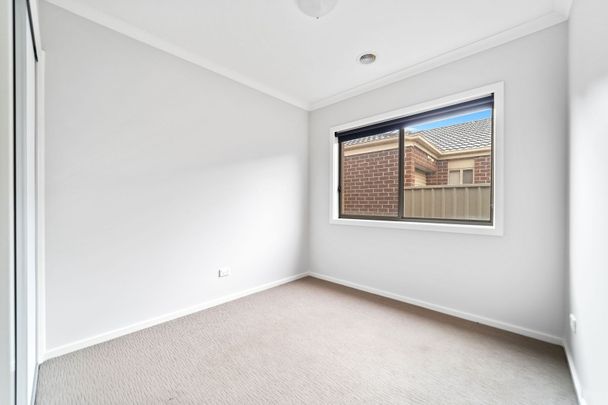 12 Caspar Pl, Maddingley VIC 3340 - Photo 1