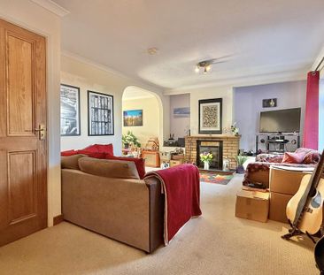 3 bedroom semi-detached house to rent - Photo 2