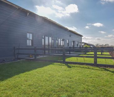 2 bedroom barn conversion to rent - Photo 3