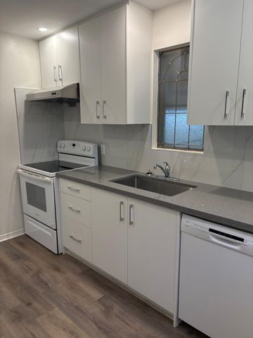 For Lease - 759 Lowell Avenue, Newmarket, Ontario - Photo 3